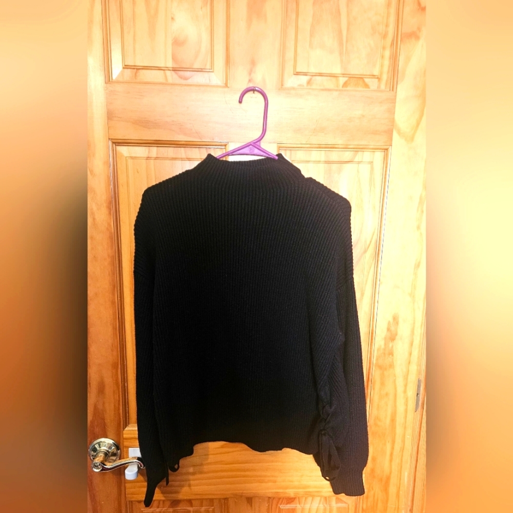 max studio sweater